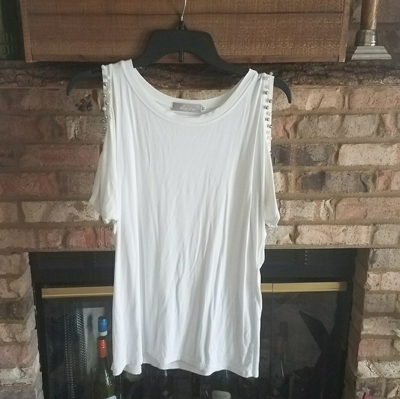 Cold Shoulder top - Picture 2 of 3